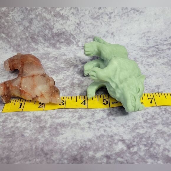 Green Jade & Fire Quartz Wolf - Picture 15 of 16